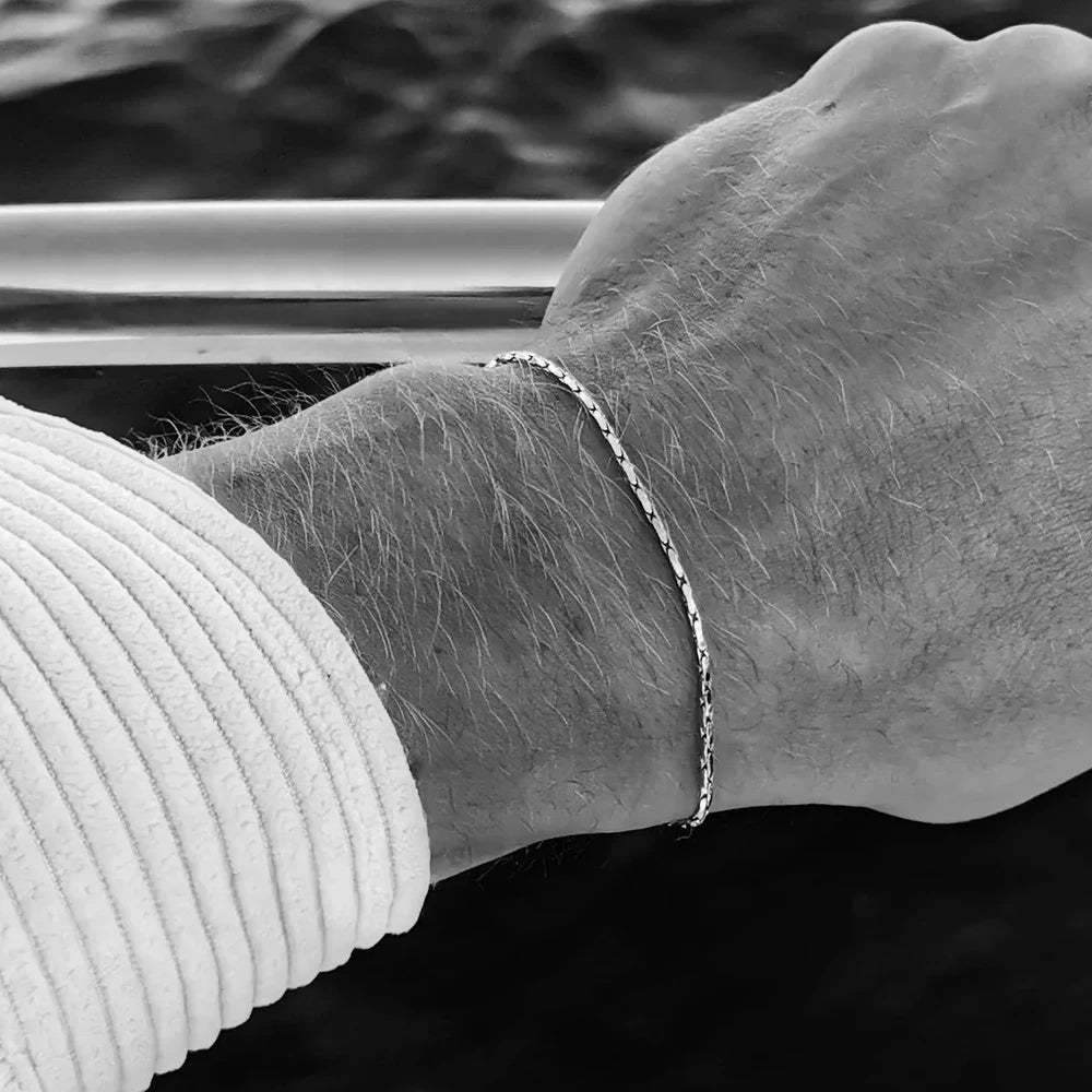 Pulsera Minimalista Dominus